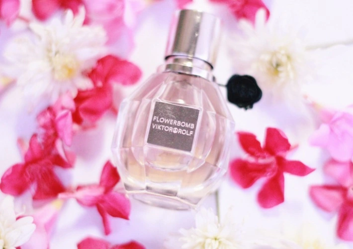 Viktor & Rolf Flowerbomb Perfume Review