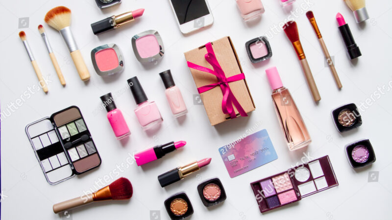 Save Money on Makeup by Shopping Online