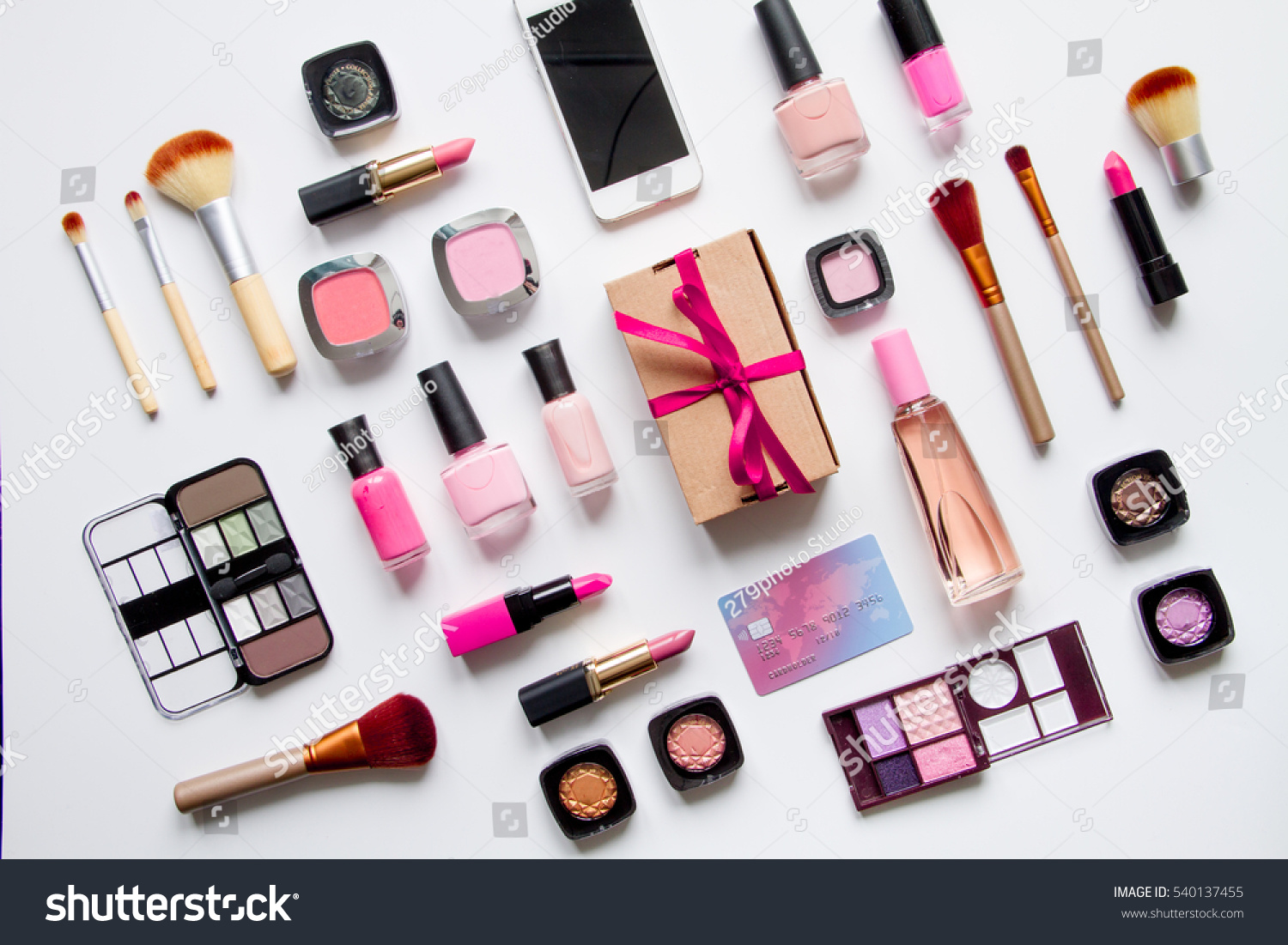 Save Money on Makeup by Shopping Online