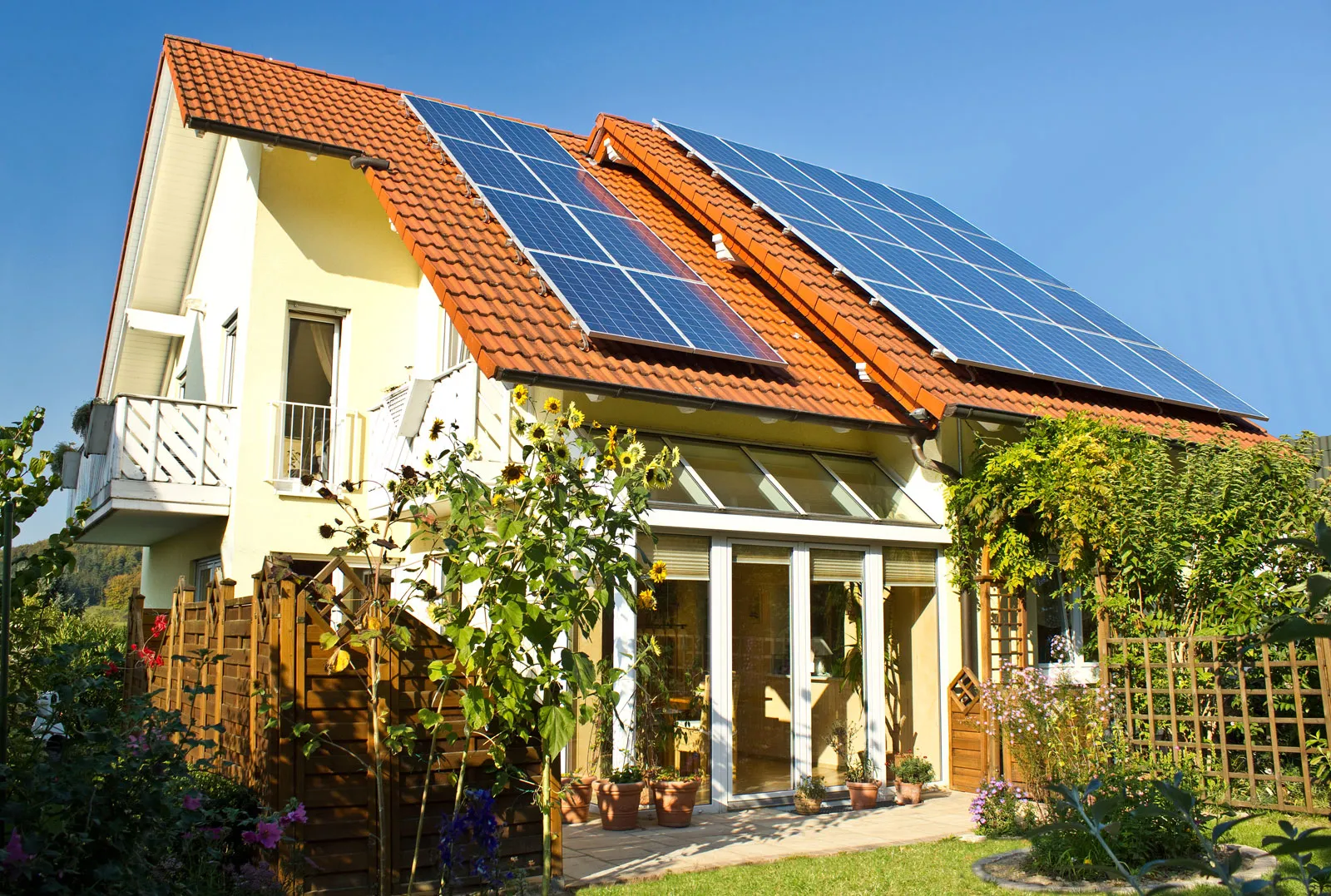 How Solar Panels Can Help You With Your Home & Business